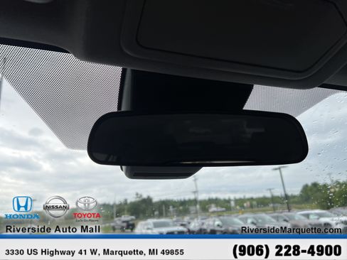 Used 2025 Toyota RAV4 XLE AWD/4WD image 19