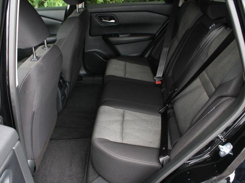 Used 2026 Nissan Rogue SV AWD/4WD image 18