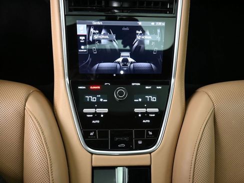 Used 2018 Porsche Panamera 4S w/ Premium Package Plus image 21