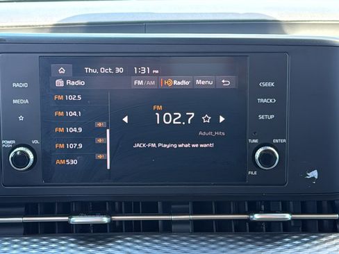 Used 2024 Kia Carnival LX image 23