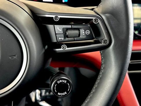 Used 2025 Porsche Taycan image 15