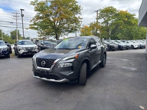 Used 2021 Nissan Rogue Platinum image 5