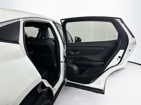 Used 2024 Nissan Ariya FWD image 31