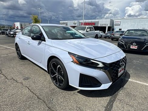 New 2025 Nissan Altima 2.5 SR w/ SR Premium Package image 2