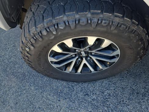 Used 2016 Ford F150 Platinum w/ Equipment Group 701A Luxury RWD image 3