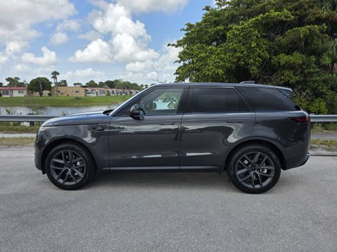 Used 2026 Land Rover Range Rover Sport SE AWD/4WD image 7