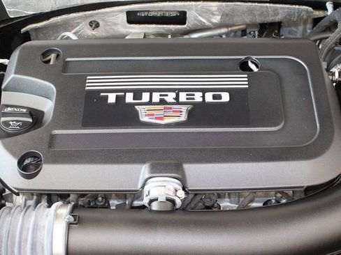 Used 2023 Cadillac XT4 Luxury w/ Cold Weather Package image 4