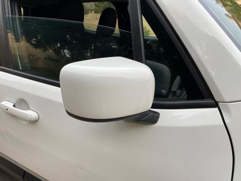 Used 2021 Jeep Renegade Latitude image 24