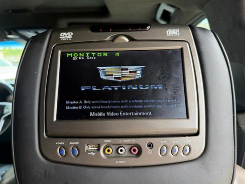Used 2015 Cadillac Escalade ESV Platinum AWD/4WD image 18