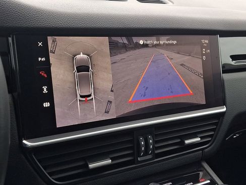 Used 2023 Porsche Cayenne S image 21