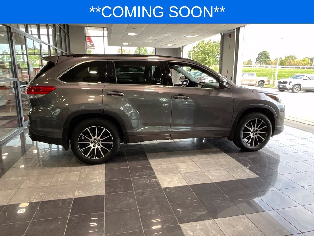 Used 2018 Toyota Highlander SE AWD/4WD image 5