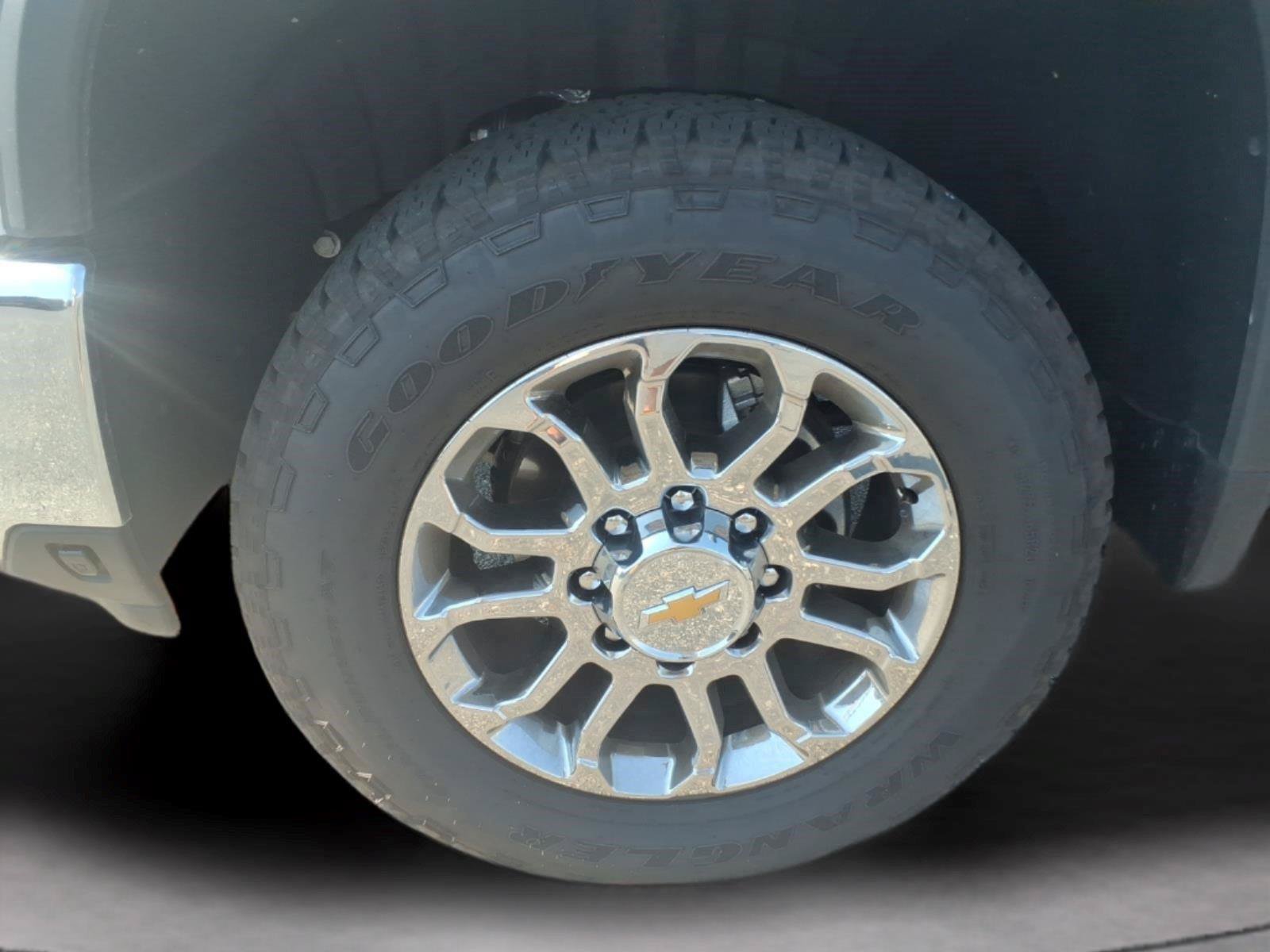 Certified 2026 Chevrolet Silverado 2500 LTZ w/ LTZ Convenience Package AWD/4WD image 9