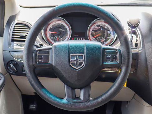 Used 2012 Dodge Grand Caravan SE FWD image 11
