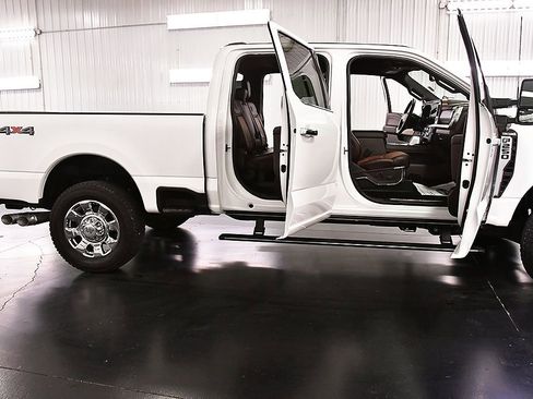Used 2025 Ford F250 King Ranch w/ Chrome Package AWD/4WD image 34