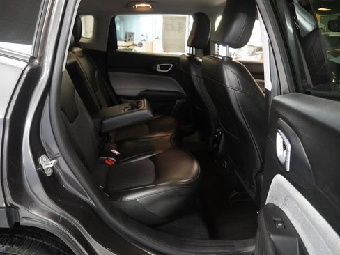 Used 2022 Jeep Compass Latitude AWD/4WD image 24