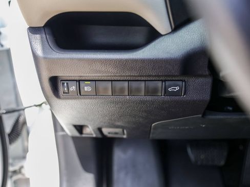 Used 2025 Toyota RAV4 XLE w/ Convenience Package AWD/4WD image 15