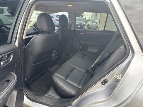 Used 2017 Subaru Outback 2.5i Limited AWD/4WD image 11
