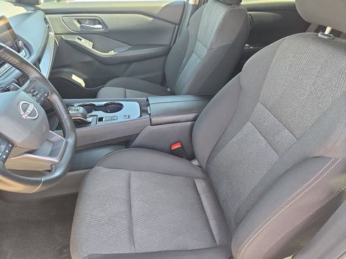 Certified 2025 Nissan Rogue SV FWD image 15