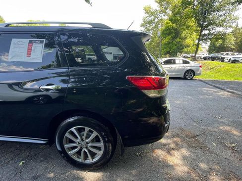 Used 2015 Nissan Pathfinder SV AWD/4WD image 5
