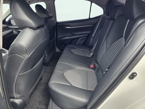 Used 2023 Toyota Camry SE image 30