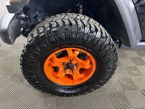 Used 2020 Jeep Gladiator Mojave w/ Cold Weather Group image 10