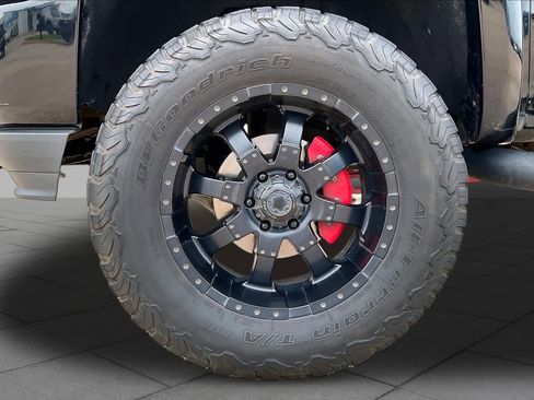 Used 2018 Chevrolet Silverado 1500 LTZ Z71 w/ LTZ Plus Package AWD/4WD image 10