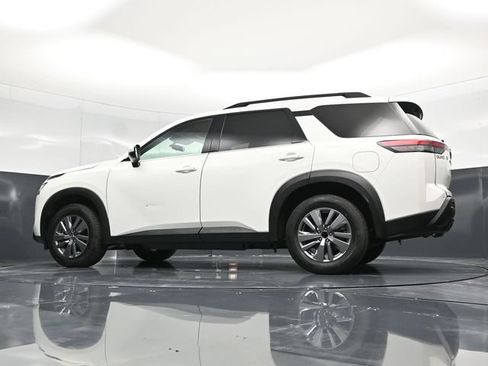 Used 2025 Nissan Pathfinder SV FWD image 61