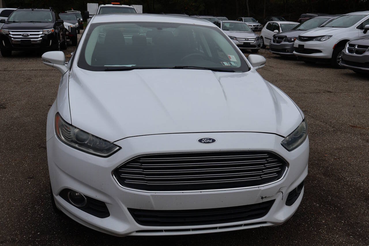 Used 2013 Ford Fusion SE FWD image 2