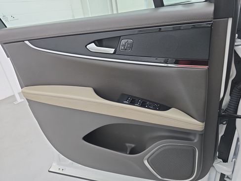 Used 2023 Lincoln Nautilus Reserve FWD image 27