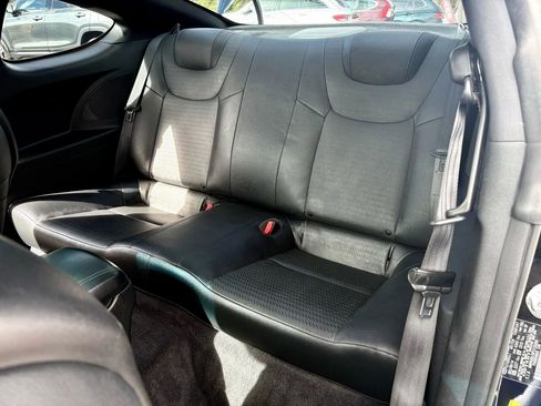 Used 2015 Hyundai Genesis 3.8 image 16
