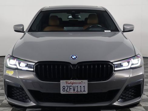 Used 2022 BMW 530e w/ Premium Package RWD image 2