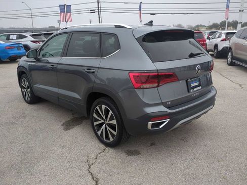 Used 2024 Volkswagen Taos SE image 6