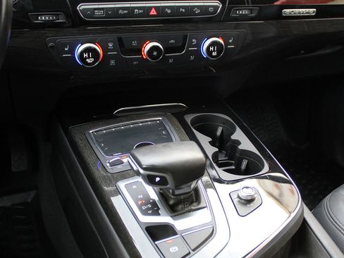 Used 2019 Audi Q7 3.0T Premium Plus image 8