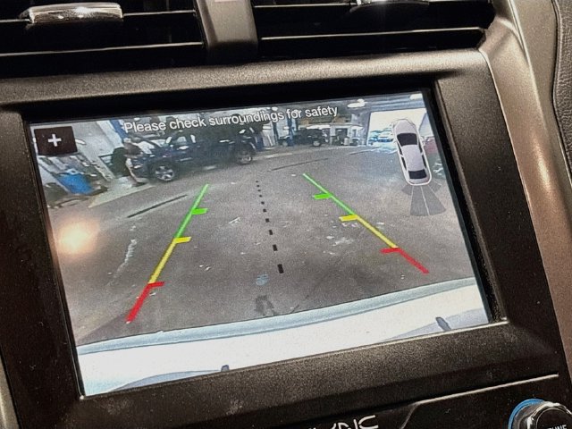 Used 2019 Ford Fusion SE FWD image 14