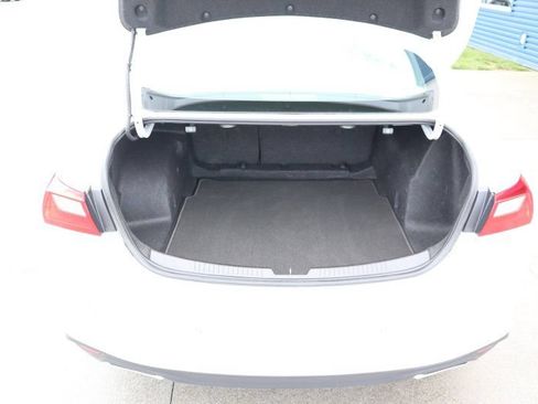 Used 2016 Chevrolet Malibu Premier w/ Driver Confidence Package II FWD image 17
