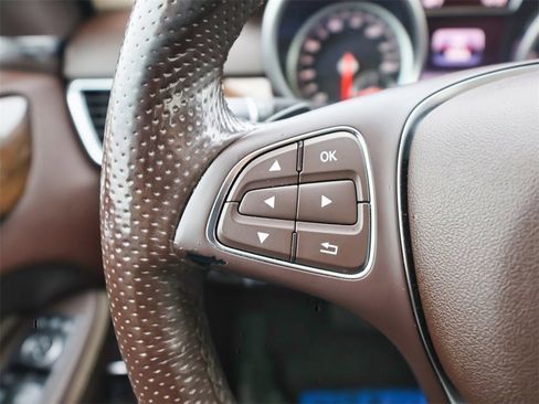 Used 2018 Mercedes-Benz GLE 350 4MATIC image 24