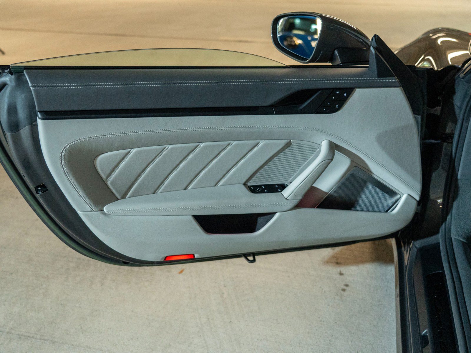 Certified 2023 Porsche 911 Carrera GTS RWD image 17