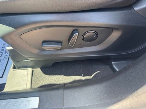 Used 2024 Ford Explorer Limited RWD image 10
