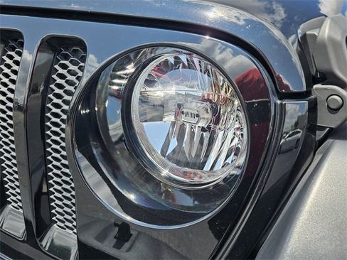 Used 2019 Jeep Wrangler Unlimited Sport image 6