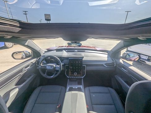 New 2026 GMC Acadia AT4 w/ Luxury Package image 18