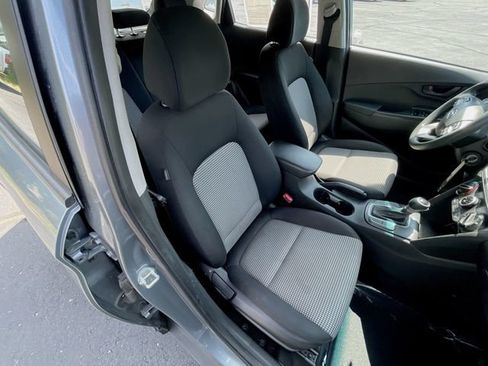 Used 2021 Hyundai Kona SE FWD image 17