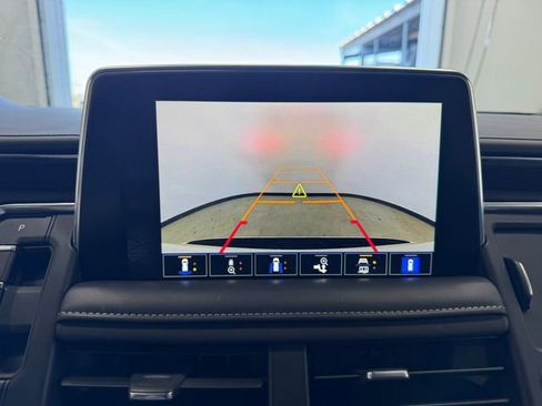 Used 2024 GMC Yukon SLT w/ SLT Luxury Package image 27