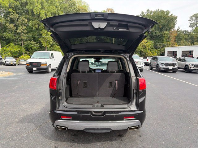 Used 2017 GMC Acadia Denali w/ Technology Package FWD image 10
