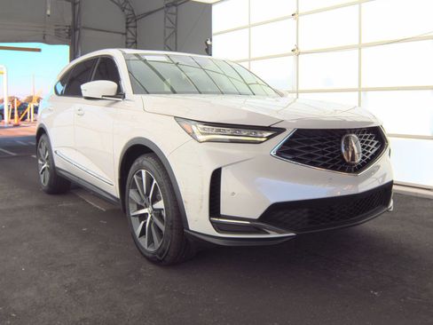 Used 2025 Acura MDX FWD w/ Technology Package image 3