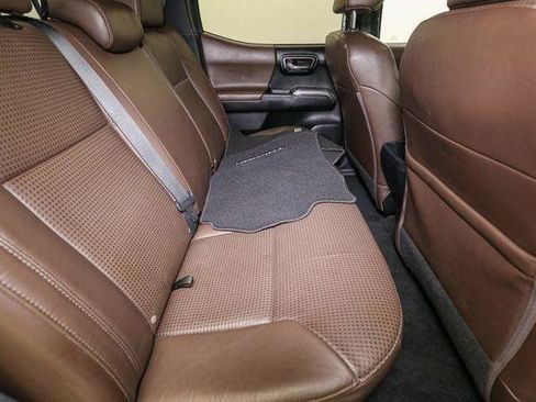 Used 2017 Toyota Tacoma Limited image 22