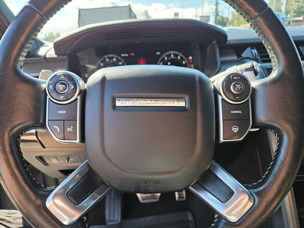 Used 2018 Land Rover Discovery HSE AWD/4WD image 22