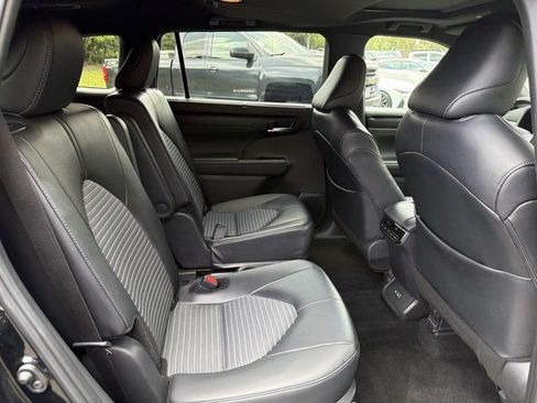 Certified 2025 Toyota Highlander XSE AWD/4WD image 20