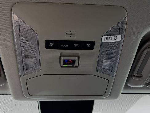 Used 2024 Toyota RAV4 XLE FWD image 21