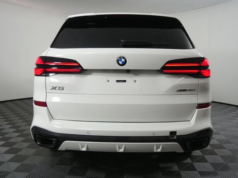 Used 2026 BMW X5 xDrive40i w/ M Sport Package AWD/4WD image 4