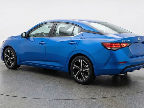 Used 2025 Nissan Sentra SV FWD image 6
